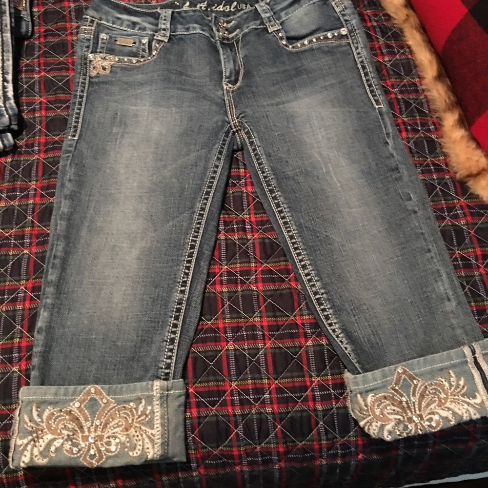 LA IDOL Crop Jeans with TONS of bling! Size 11!